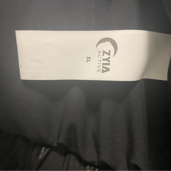 Zyia Active Chamonix Obsidian Velvet Puffy Coat - Picture 4 of 4